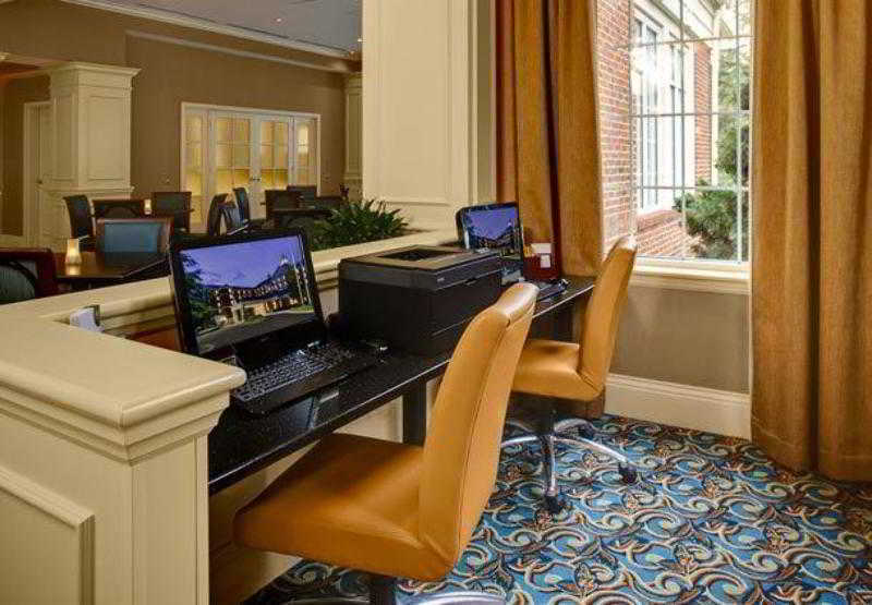 Hotel Courtyard Chapel Hill Exterior foto